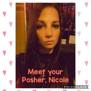 MEET YOUR POSHER, NICOLE♥️